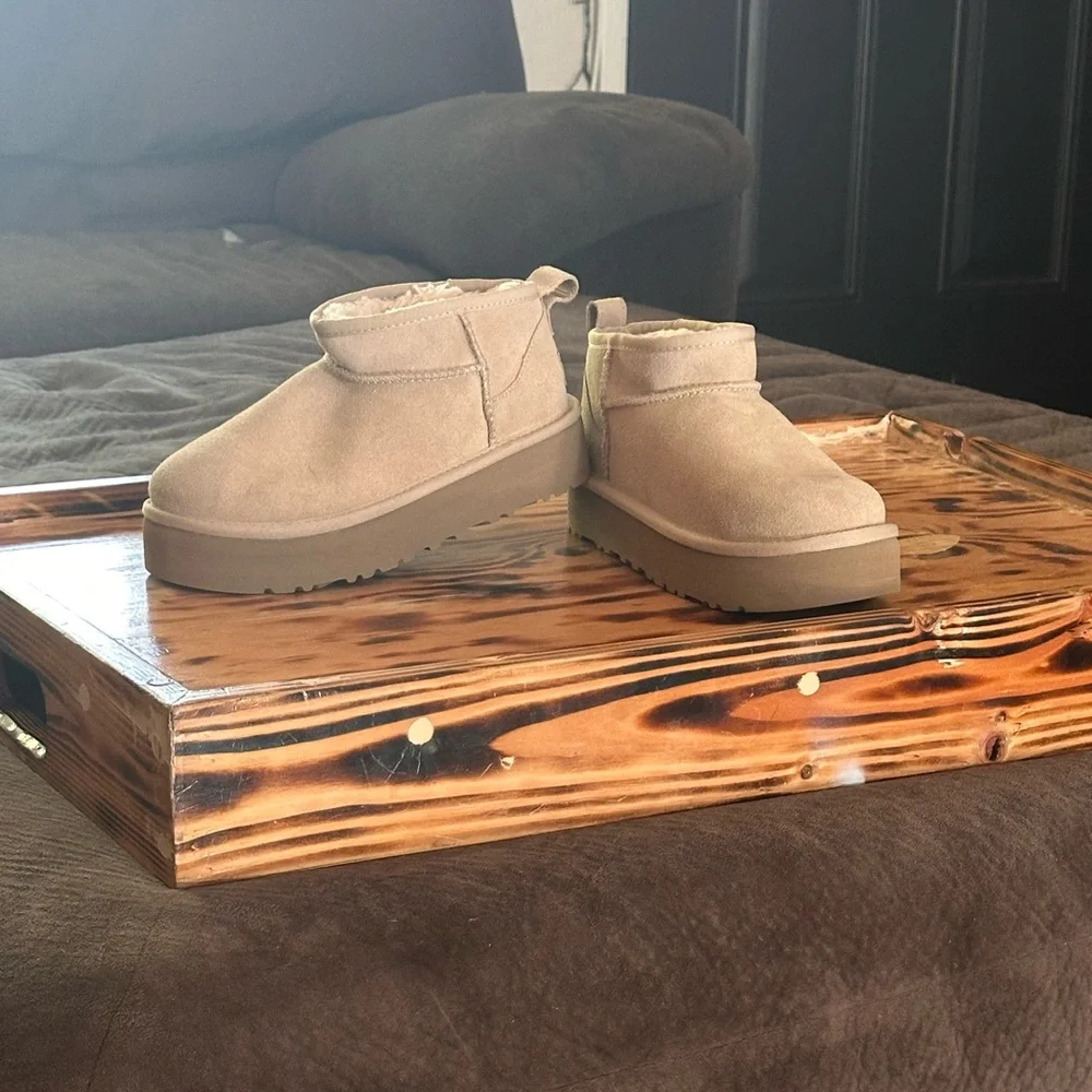 UGG Kids Classic Ultra Mini Platform, style 1157791K, in US size 4 / EU 36